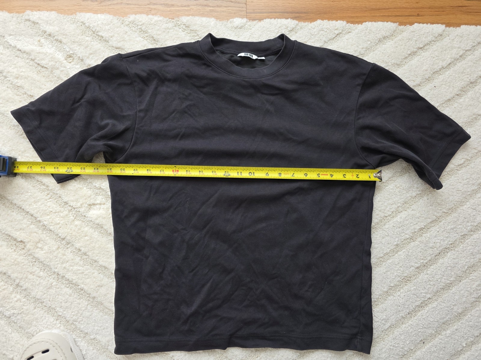 Uniqlo Men Black Oversized T Shirt Size M Asian Size (US S)