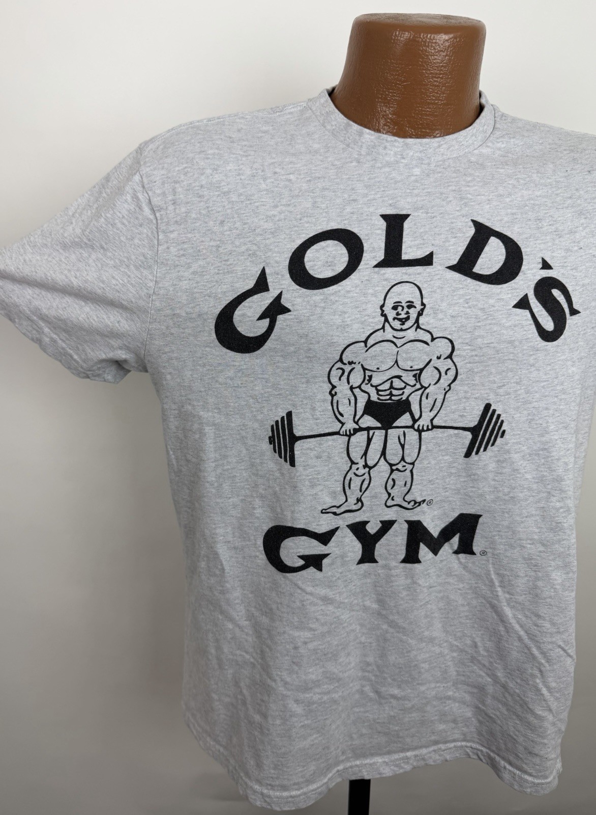 Golds Gym Shirt Mens Medium Heather Gray T-shirt Weightlifting Gym Body Building