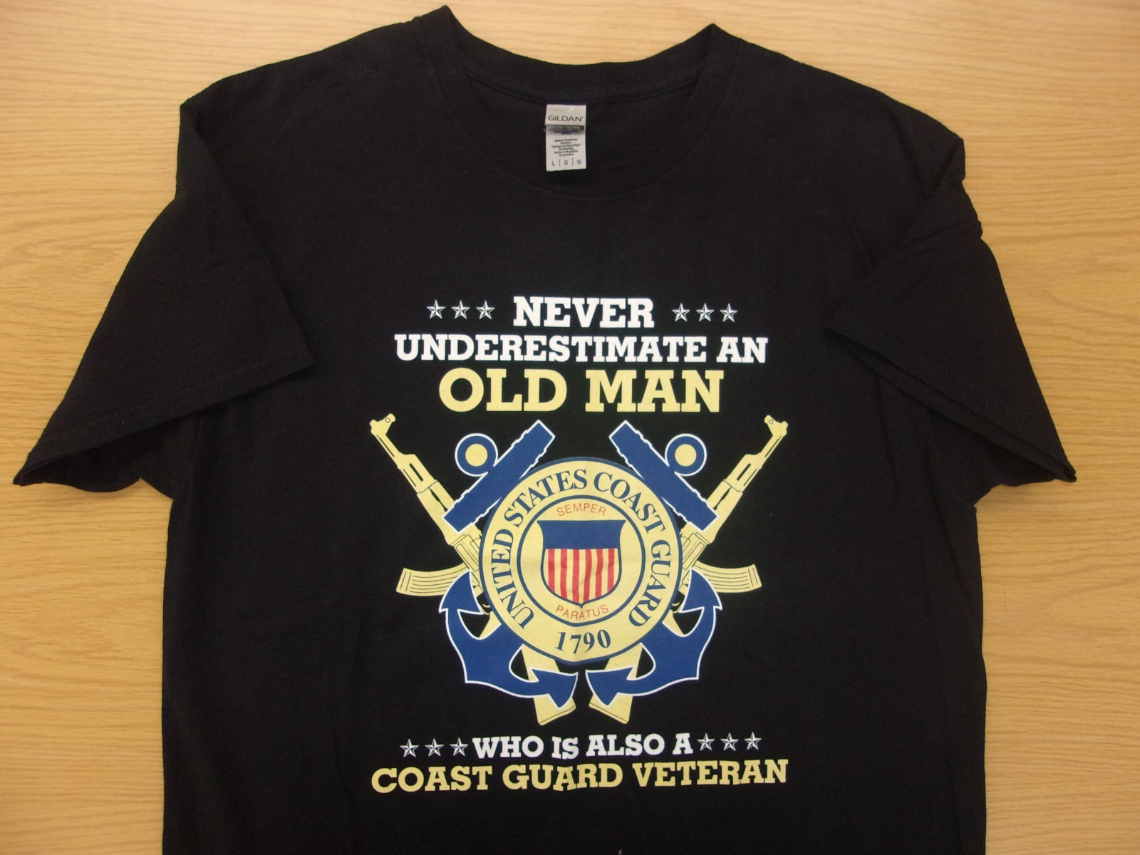 USCG Coast Guard Never Underestimate Old Man Veteran T-Shirt Black Mens L ~NEW~