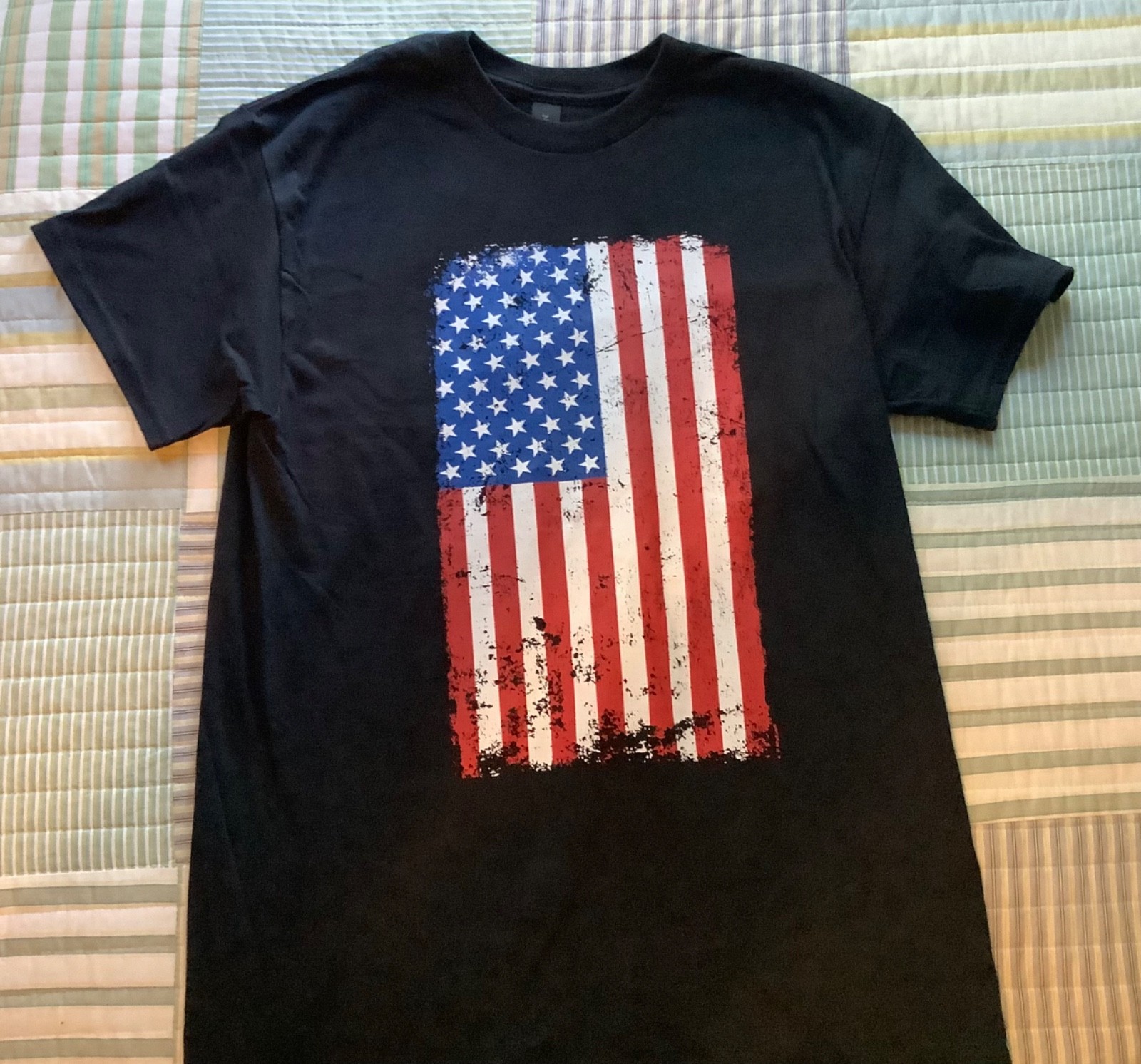 AMERICAN FLAG US T-SHIRT FADED DISTRESSED DESIGN – Gildan Hanes- Size MEDIUM