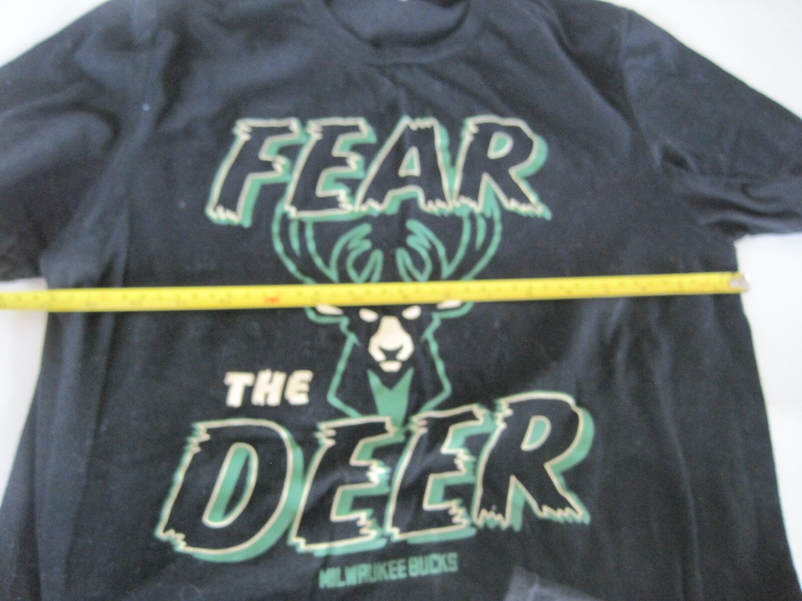 Men&rsquo;s Small Fear The Deer Milwaukee Bucks T Shirt EUC