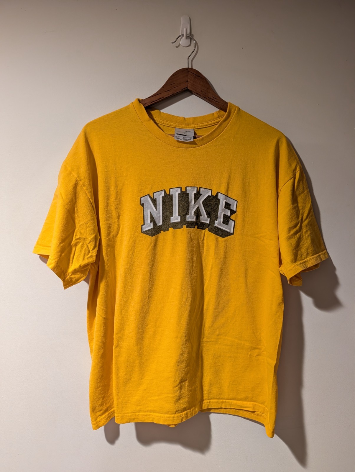 Vintage Nike Spellout Arc Logo T Shirt Mens L Yellow Gold Graphic Swoosh Tee
