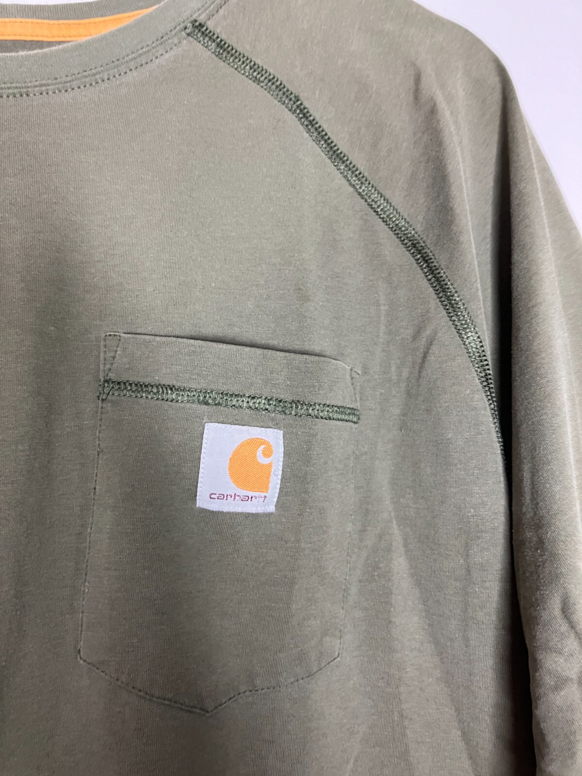 Carhartt Men&rsquo;s XL Green Cotton Poly Blend T-Shirt READ FLAWED