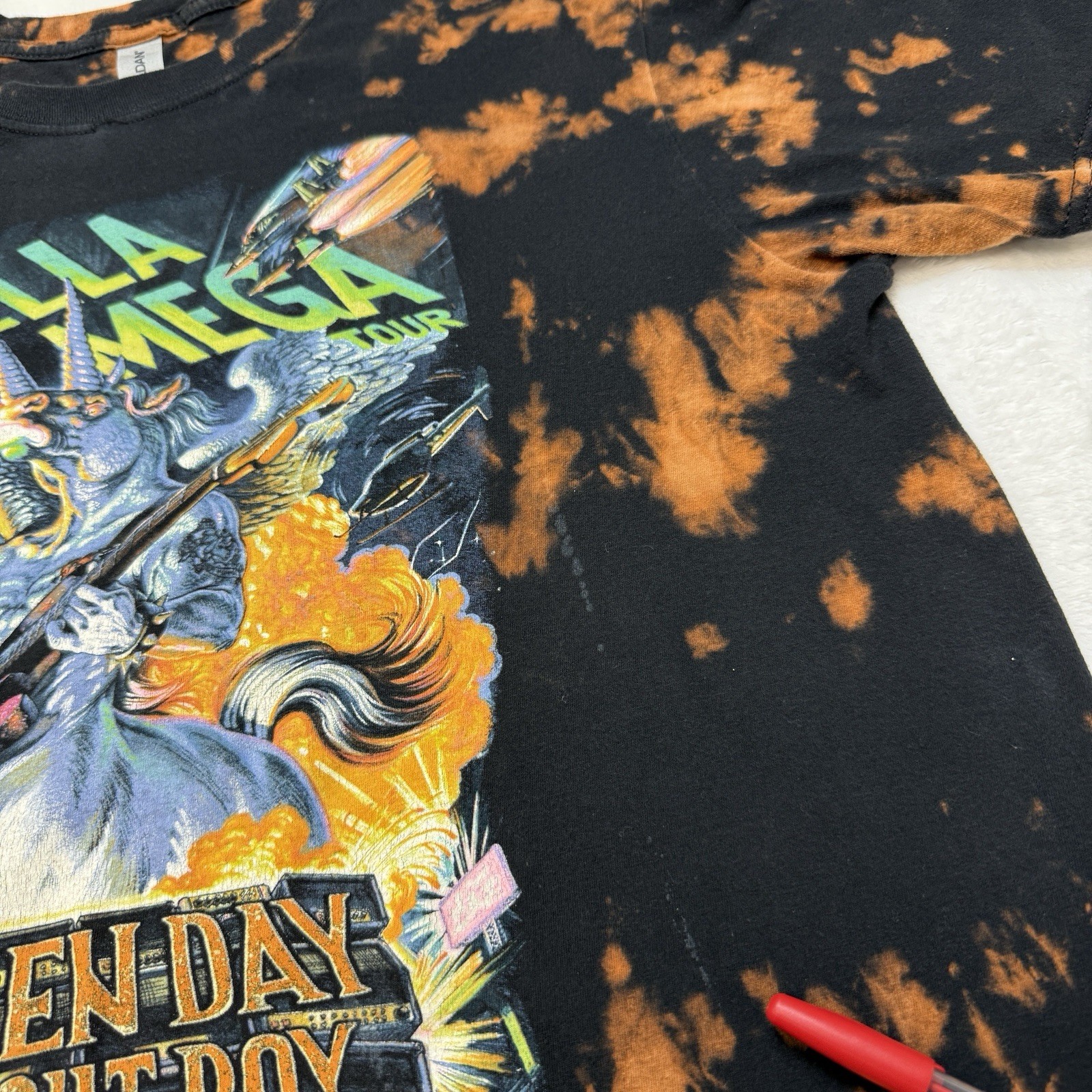 Green Day Hella Mega Tour Shirt L Bleach Tie Dye Fall Out Boy Weezer