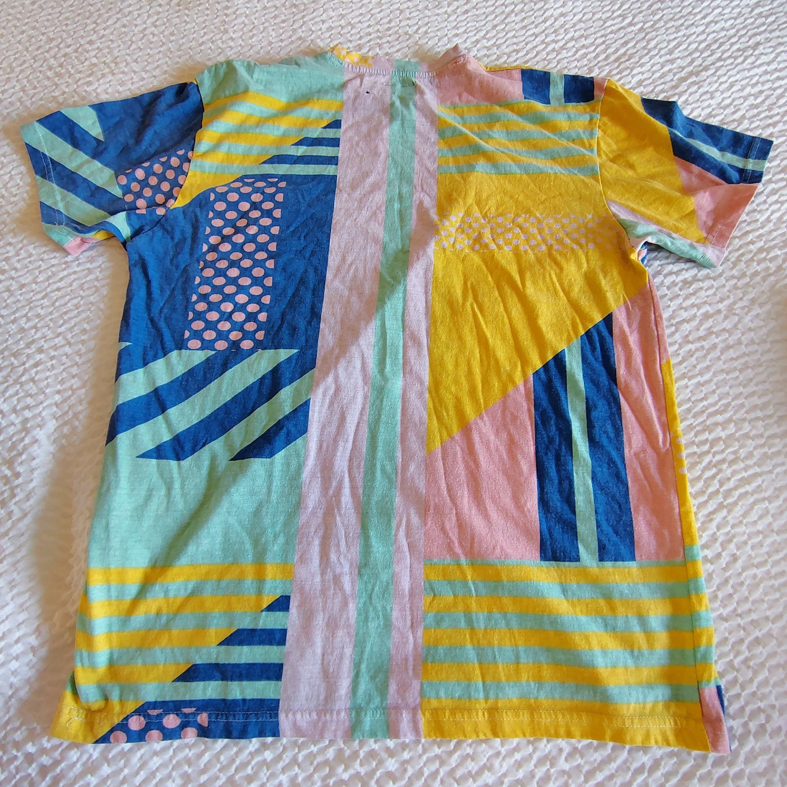 Reason Multi-Color Geometric Pattern T-Shirt Size Large