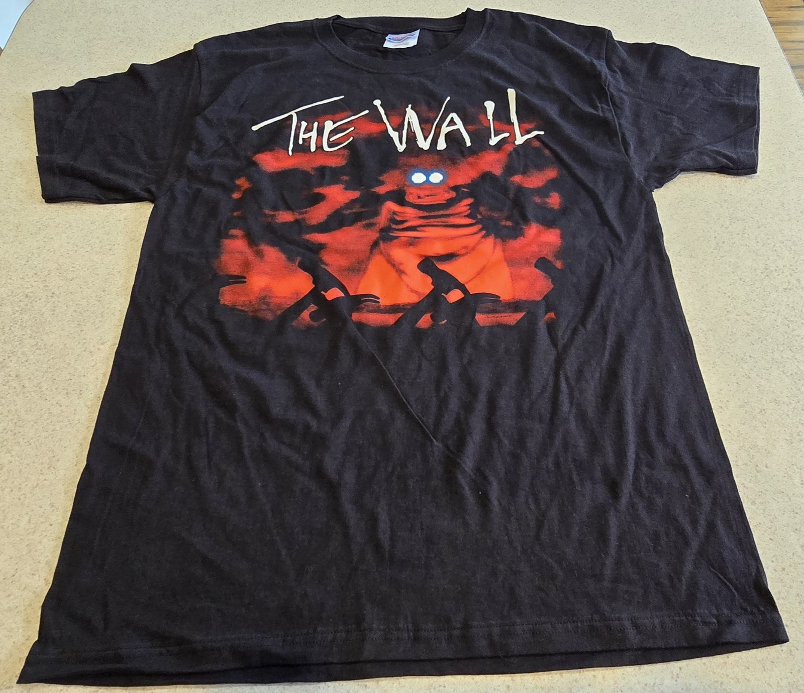 Reproduction Pink Floyd The Wall T-Shirt 2010 Size LARGE (See Measurements)