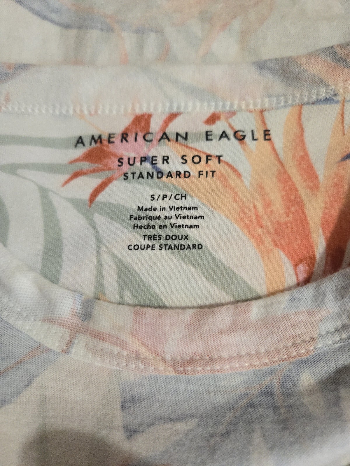 AMERICAN EAGLE Super Soft Standard Fit Reverse Floral Print T-Shirt men&rsquo;s SMALL