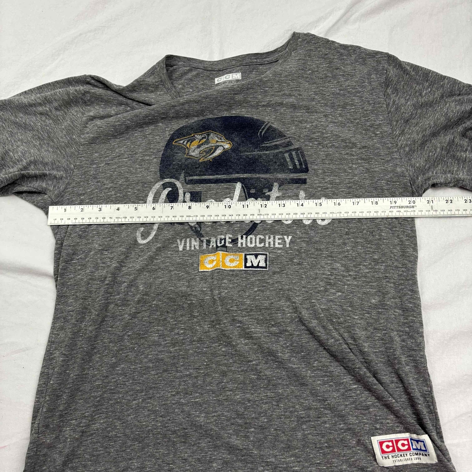 CCM Sports Nashville Predators NHL T-Shirt Gray Short Sleeve Polyester Blend M