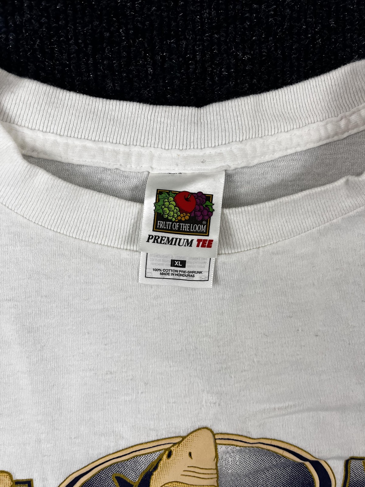 Hawaii Shirt Mens XL White Shark Graphic Souvenir Tourist Tee Fruit of the Loom