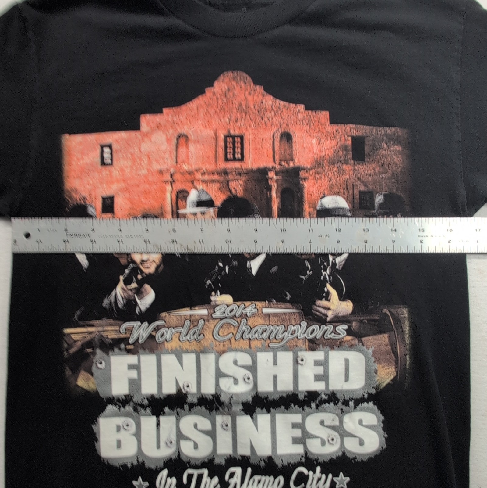 « Custom fan-art graphic tee celebrating the 2014 championship run. » Size Small