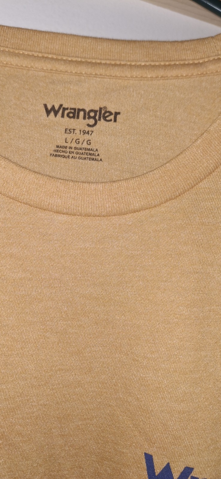 NWT Wrangler Large Men&rsquo;s Light Brown T-Shirt