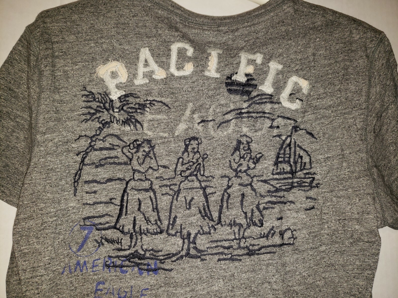 American Eagle Men&rsquo;s Short Sleeve Athletic Fit « Pacific League » T-Shirt Size S