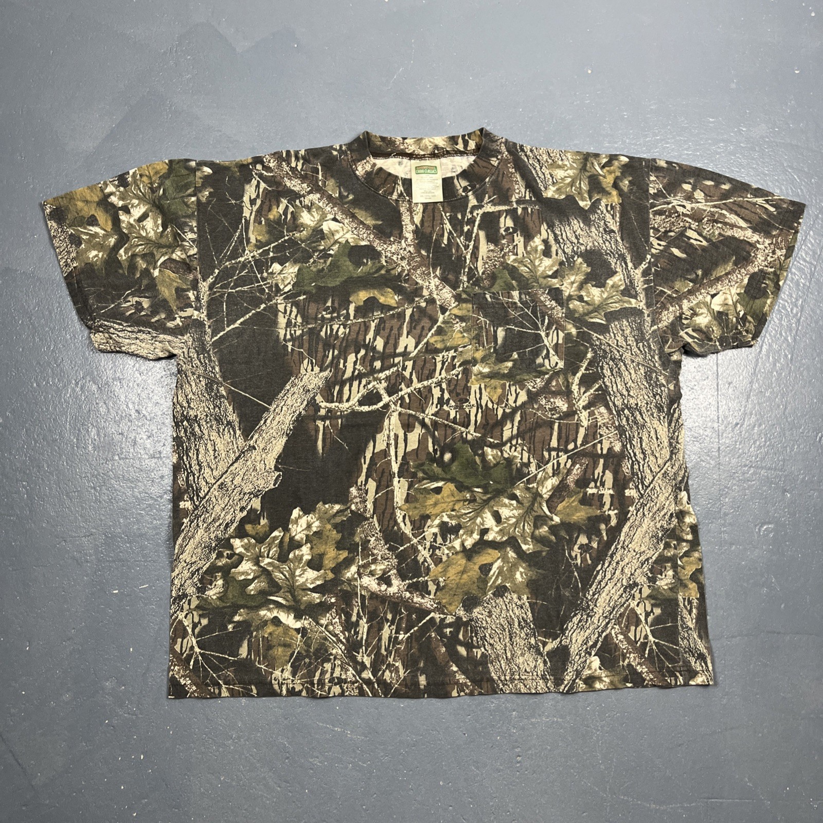 Vintage Y2K Mossy Oaks Camo Classic Pocket Tshirt 2XL Camo Casual Grunge Hunting