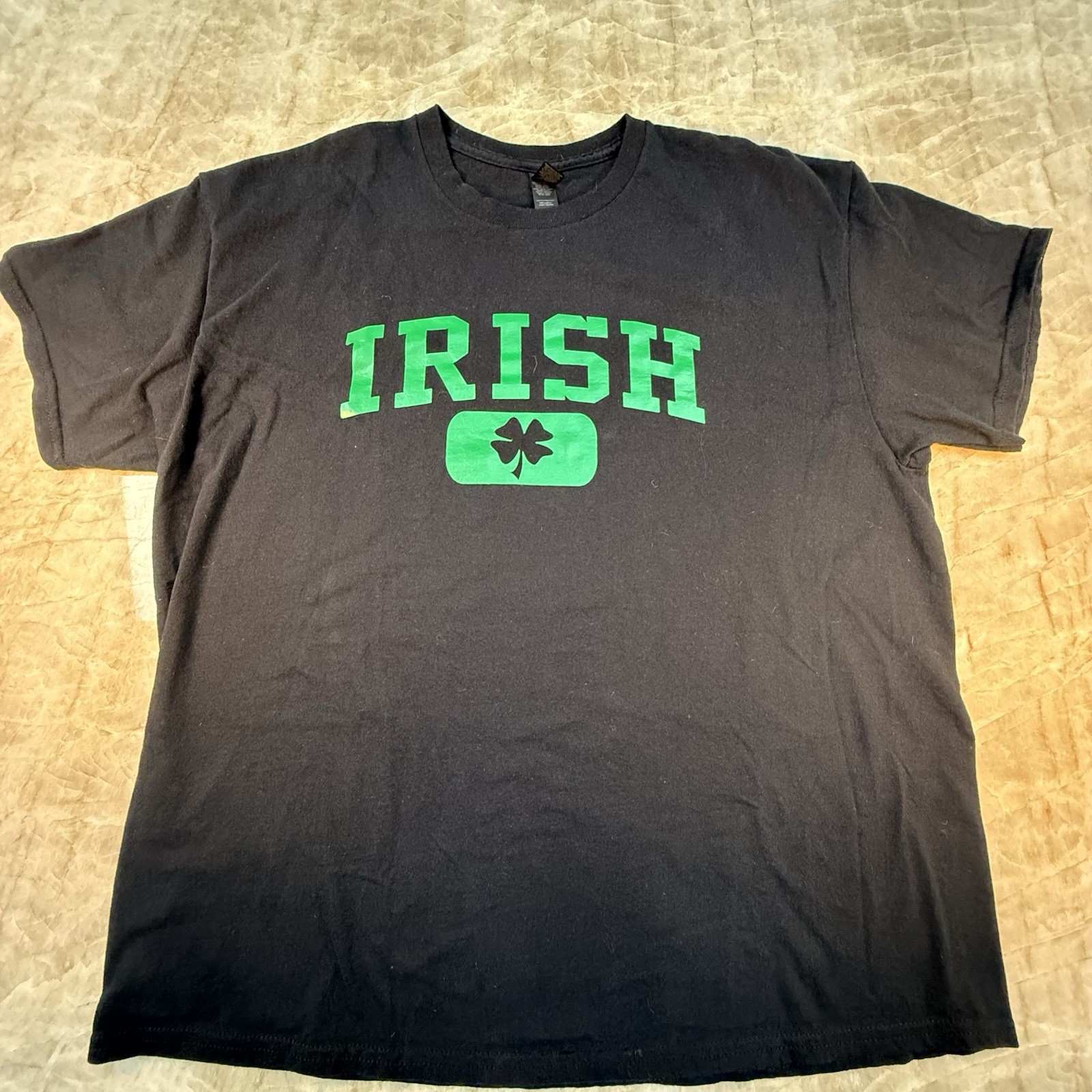 Gildan Ultra Cotton Black Irish Shamrock Graphic Tee Men L Short Sleeve Crew