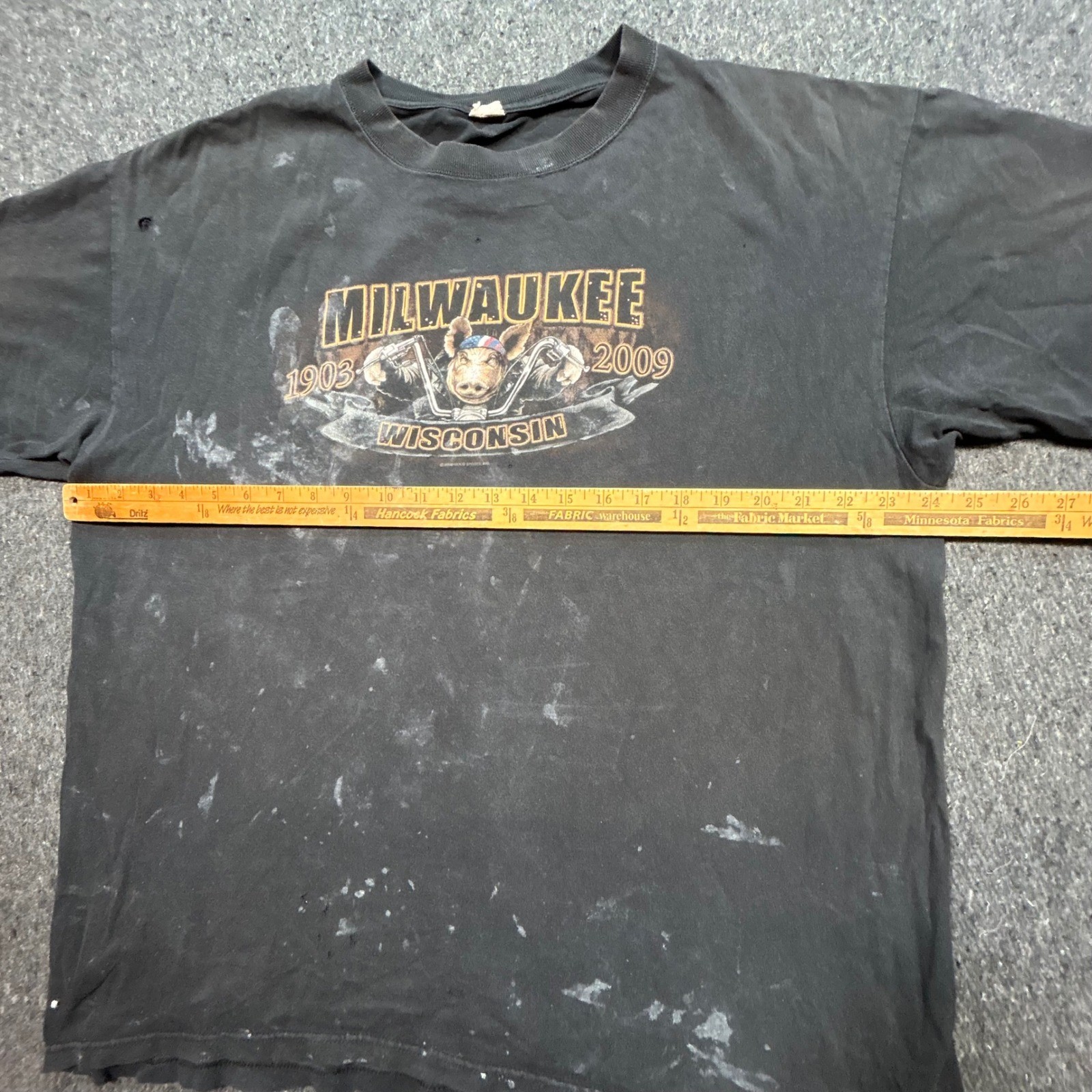 Milwaukee Wisconsin Biker Pig TShirt Sz XL Mens Black Grunge Distressed Paint