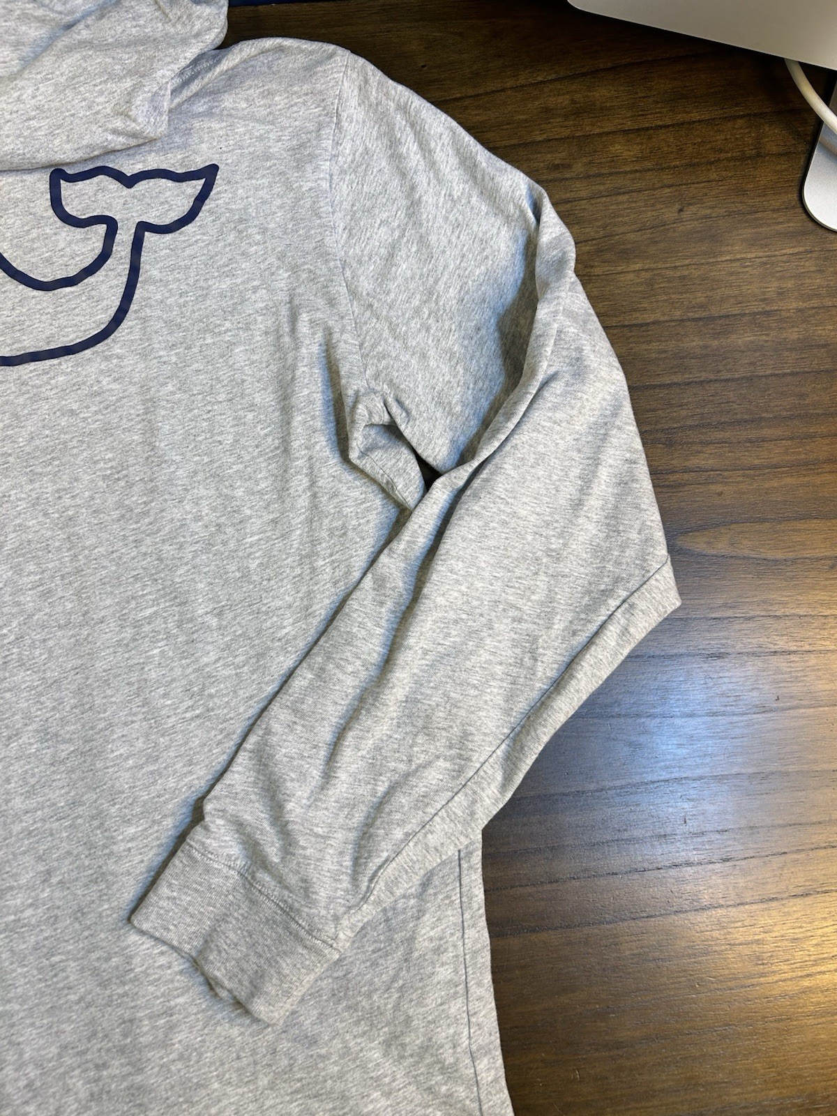 Vineyard Vines Hoodie Shirt Men Medium Lightweight Pullover Whale Logo Gray