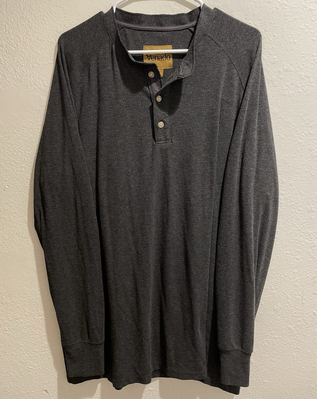 Venado Men&rsquo;s Gray Solid Long Sleeve Henley T-Shirt Regular Size 2XL