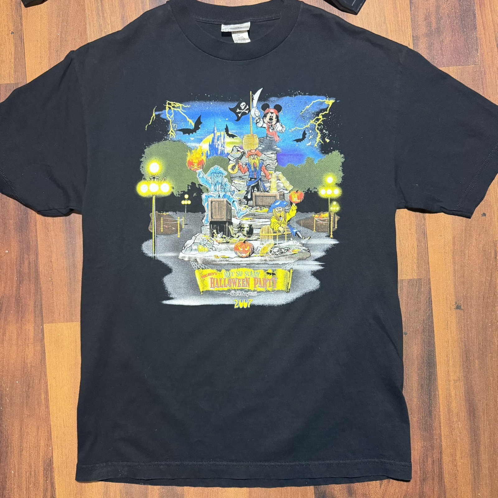 VTG Walt Disney World Mickey&rsquo;s Not So Scary Halloween Party Pirate Shirt large