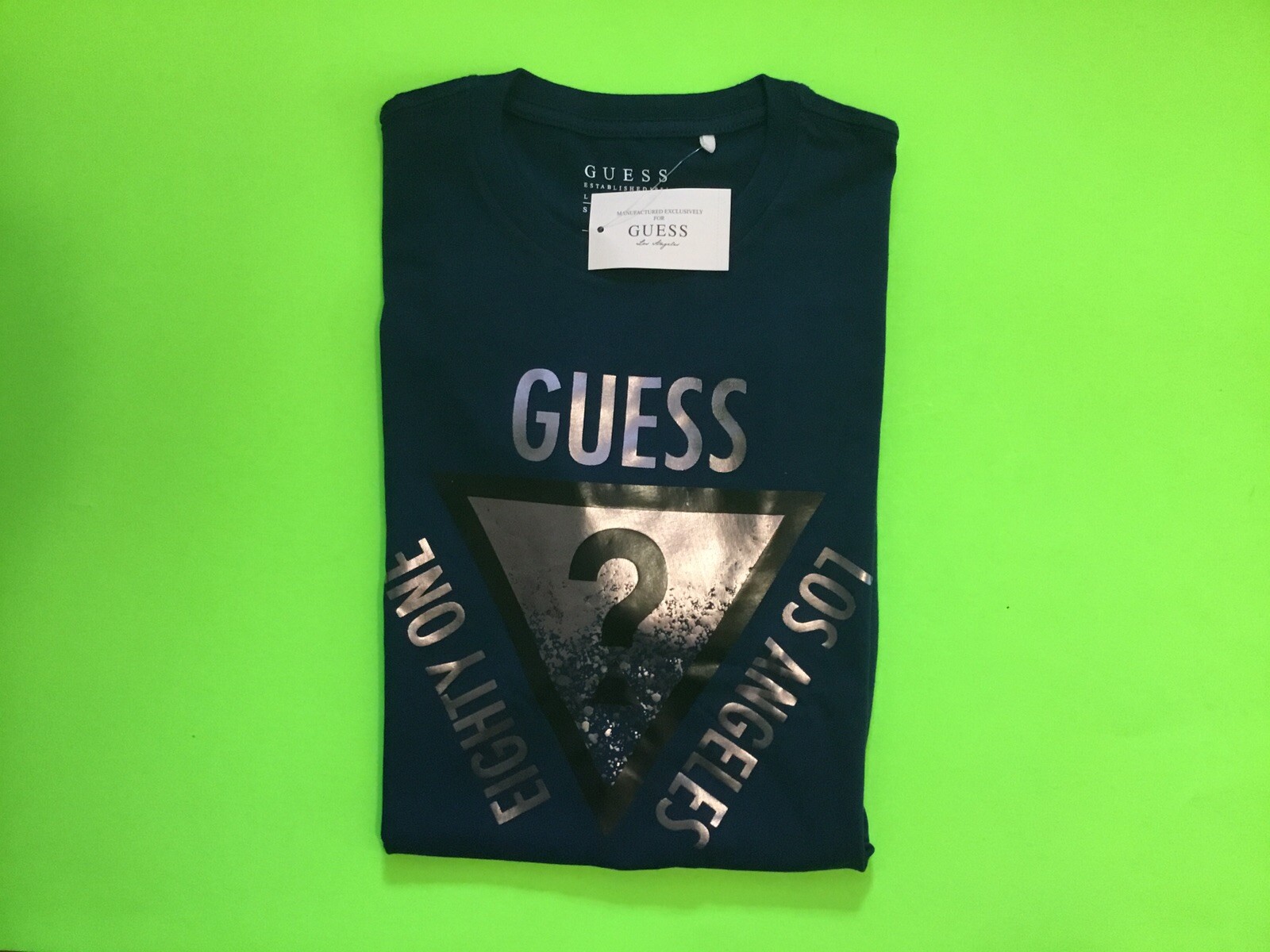 GUESS Los Angeles Men’s Short Sleeve T-Shirt Size LARGE Blue w/Dark Silver NEW