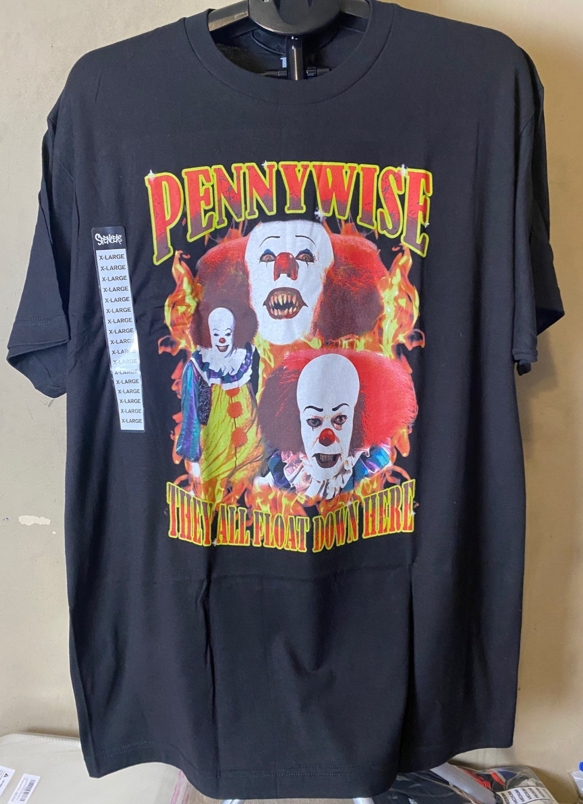 NWT-PENNYWISE- Stephen king&rsquo;s IT « They all Float Down Here » Black Tee SZ XL