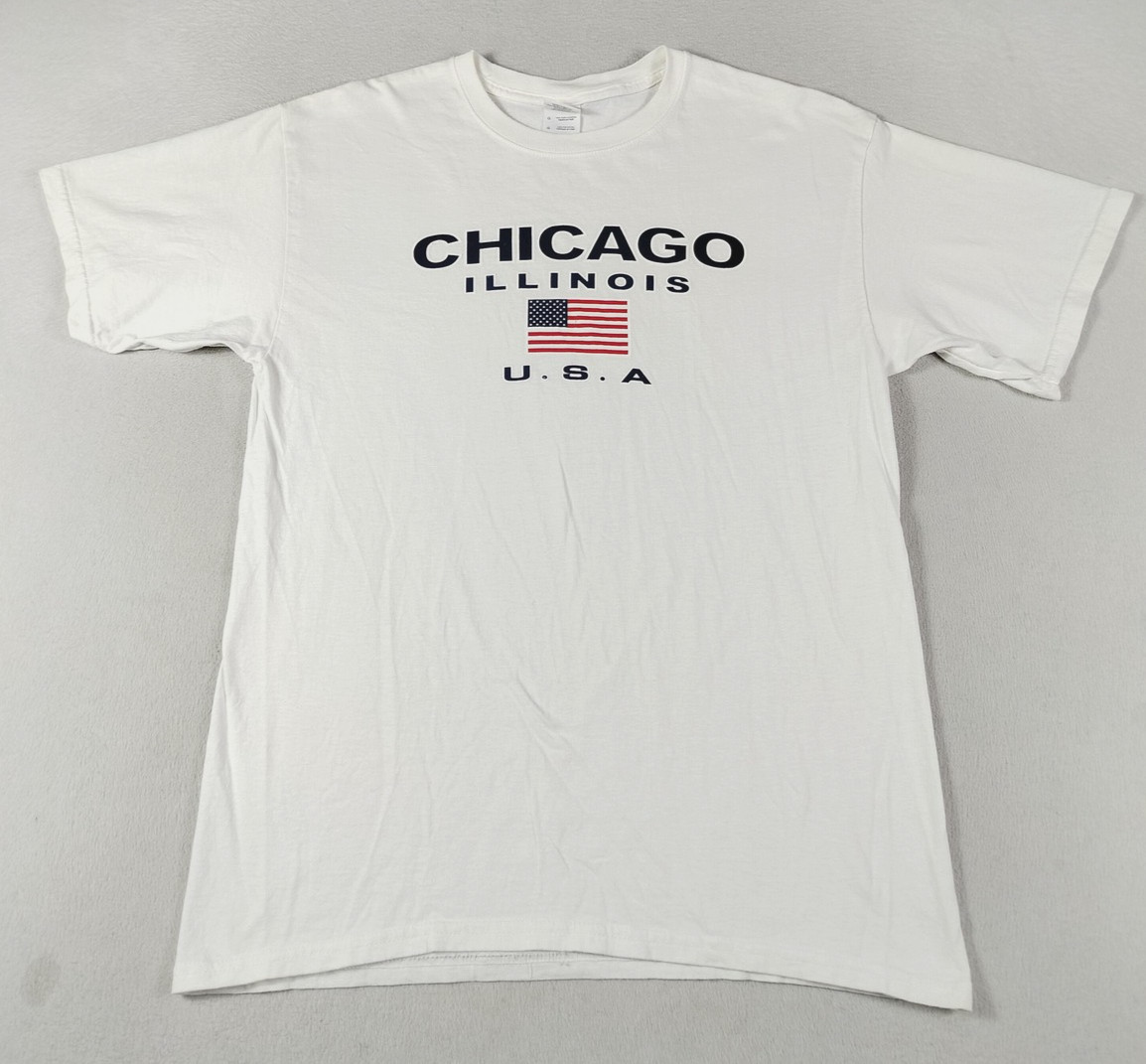 Gildan Chicago Shirt Mens Large White Illinois USA Flag Graphic Tee Patriotic