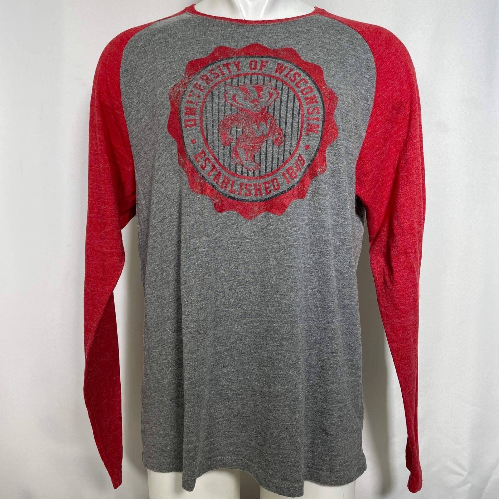 University of Wisconsin Badgers Adidas Long Sleeve Gray Raglan T-Shirt Men&rsquo;s XL