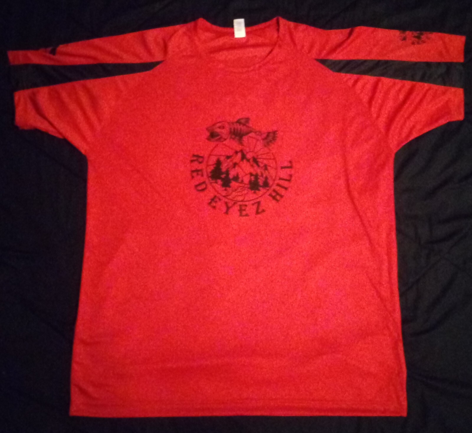 Red Eyez Hill / BP&rsquo;s Bar & Grill Size X-Large 100% Polyester Red Sport Tee Shirt