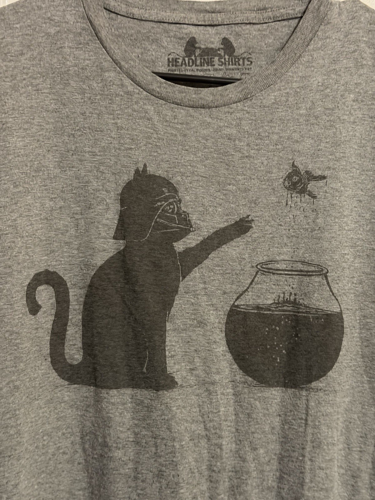Cat Darth Vader Fish Bowl Gray Graphic T-Shirt Large Star Wars Headlines