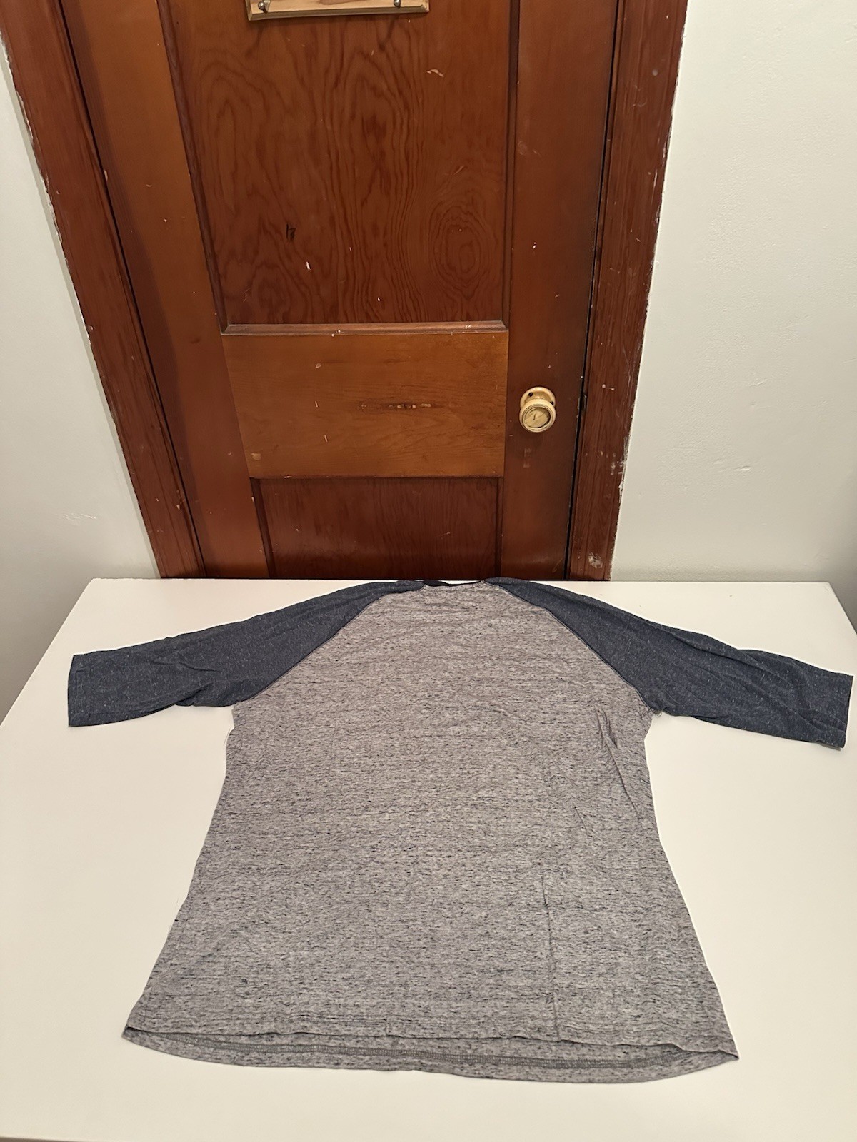 Adam Levine Gray & Maroon 3/4 Sleeve Henley Raglan Shirt Men’s Size S