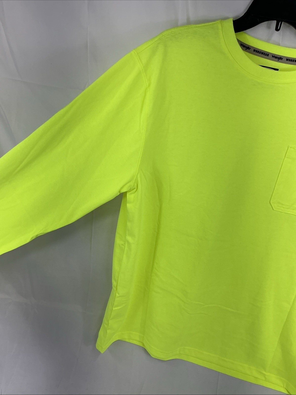 NWT Wrangler Workwear Men&rsquo;s Hi-Vis Yellow Long Sleeve Pocket T-Shirt Size XL