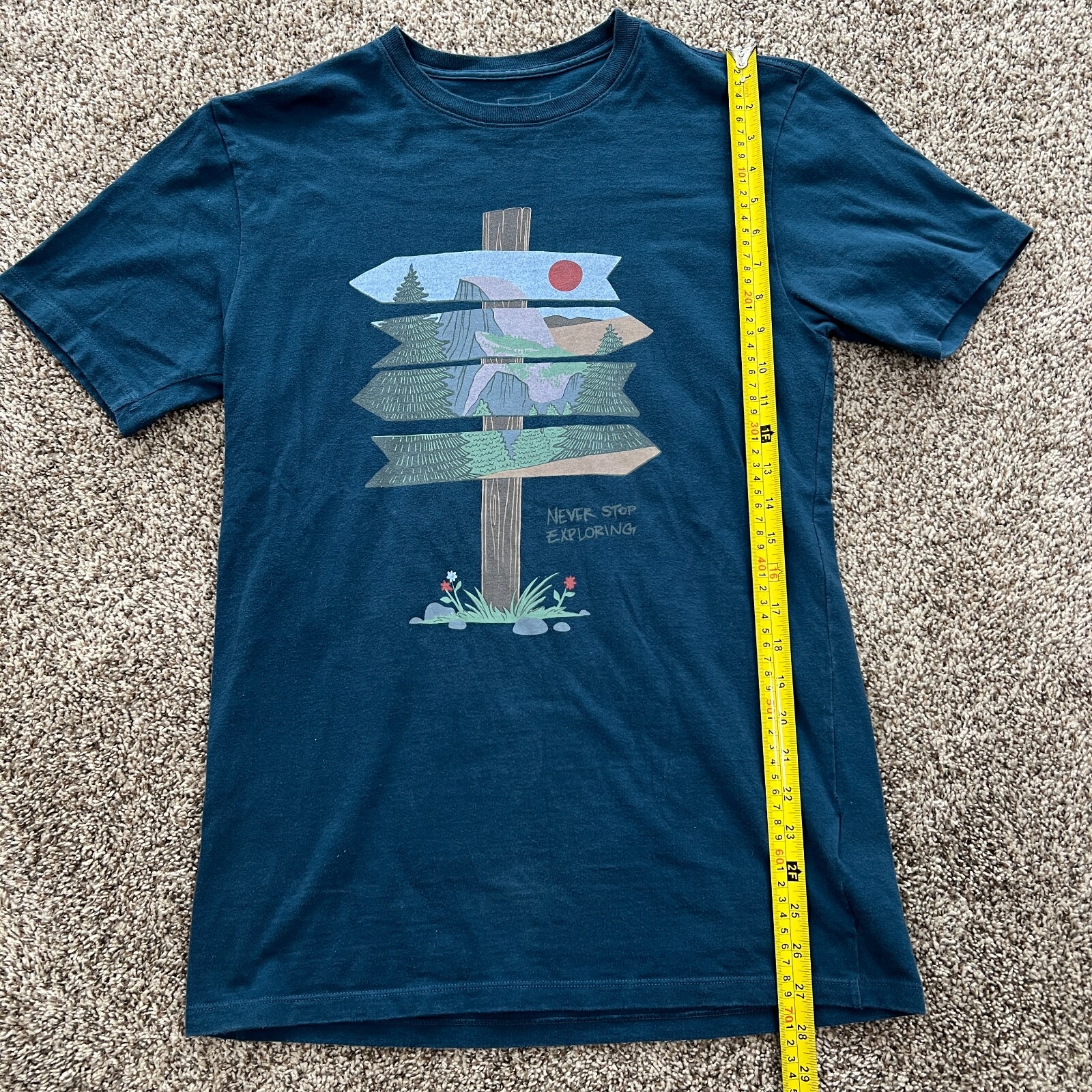 The North Face « Never Stop Exploring » Blue T-shirt Adult size Small Hike Cotton