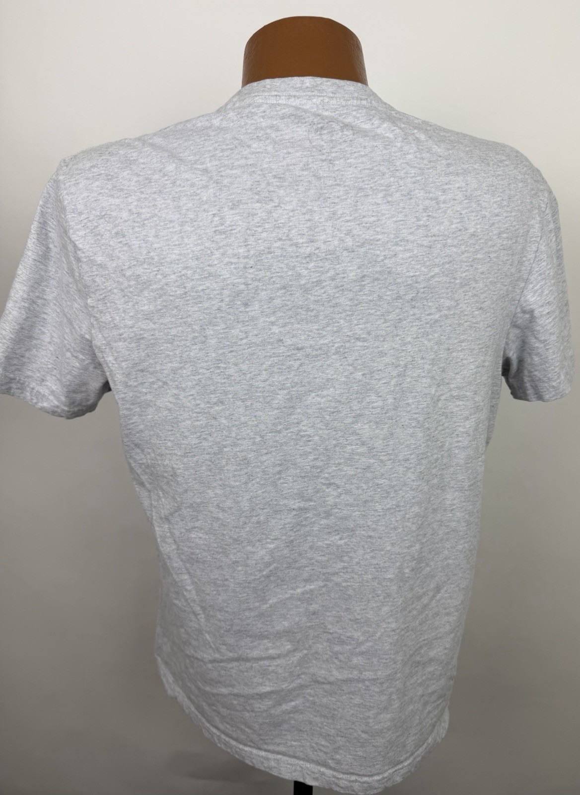 Golds Gym Shirt Mens Medium Heather Gray T-shirt Weightlifting Gym Body Building
