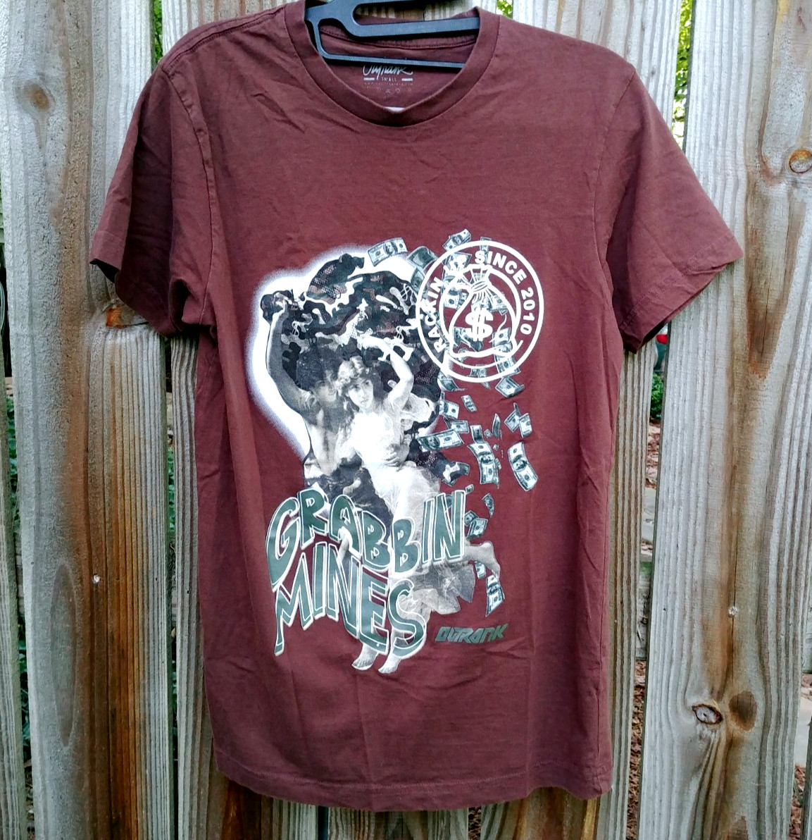 Men&rsquo;s OUTRANK Graphic T SHIRT Grabbin Mines Money Rackin Up ~ Small