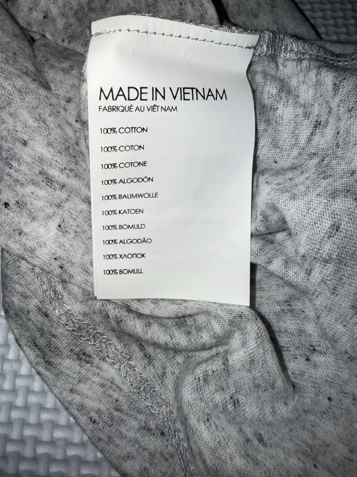 Club Monaco Men’s Joe V-neck Tee Grey Size Medium NWT Free Ship Retail $32.50