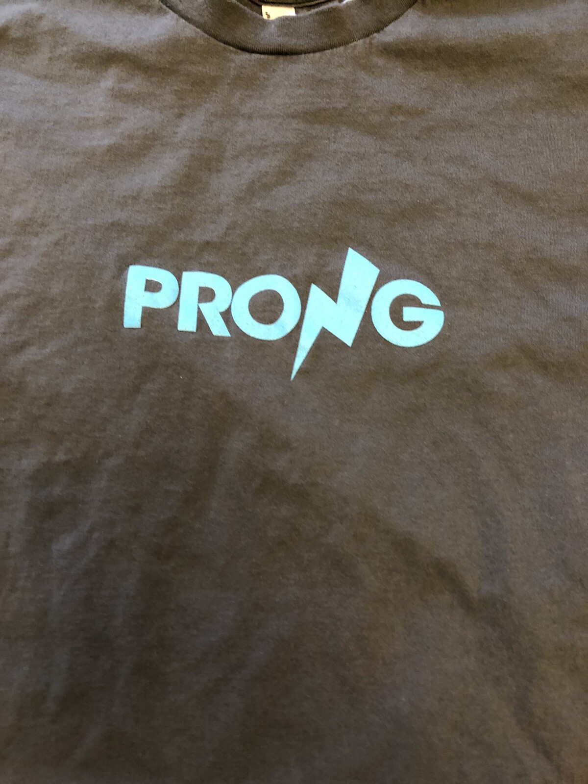 Prong.com Logo Cellphone Accessories Stay Charged Gray Graphic T-Shirt Size M