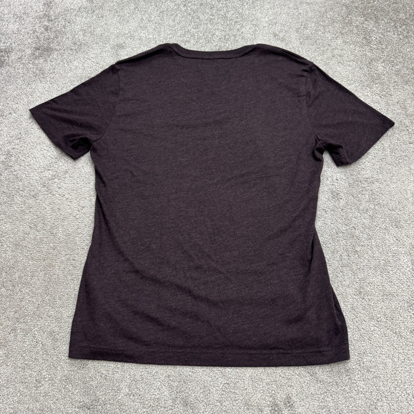 Banana Republic Premium Wash Basic V-Neck T-Shirt Mens Medium Dark Purple Tee