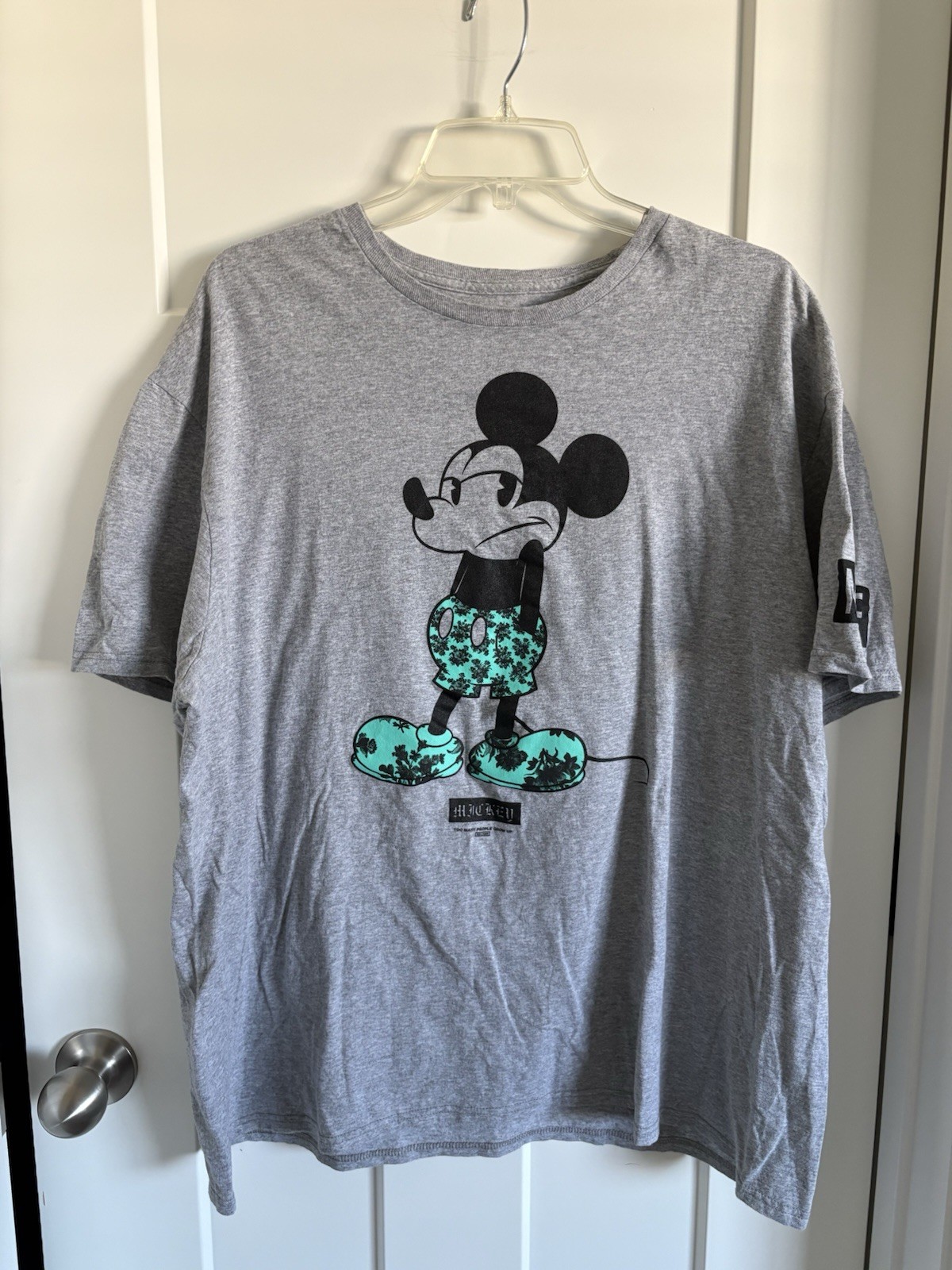 Disney NEFF Mickey Mouse T-Shirt Size XXL Men’s Gray Blue Color Floral