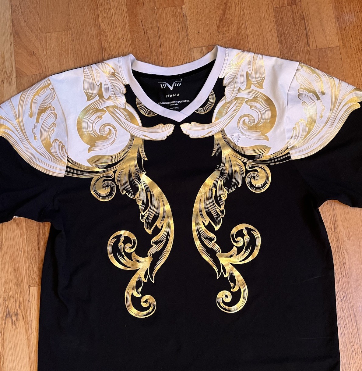 19V69 by Versace v 1969 Italia Sexy Rich Gold Foil Black T-Shirt Mens XL Top