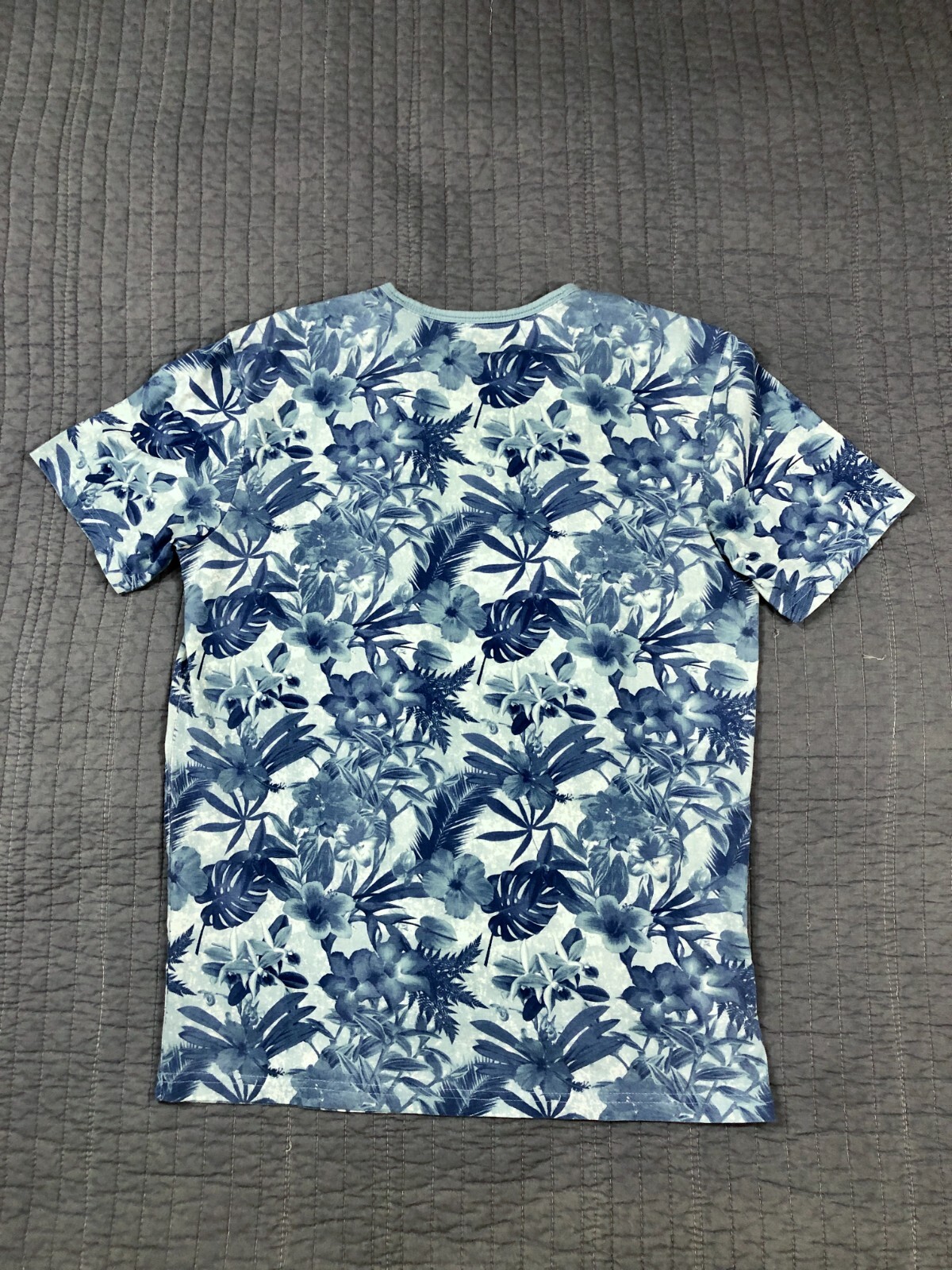 Fresh Brand Shirt Men Medium Blue Hawaiian Tropical Floral Beach Surf Cotton Tee