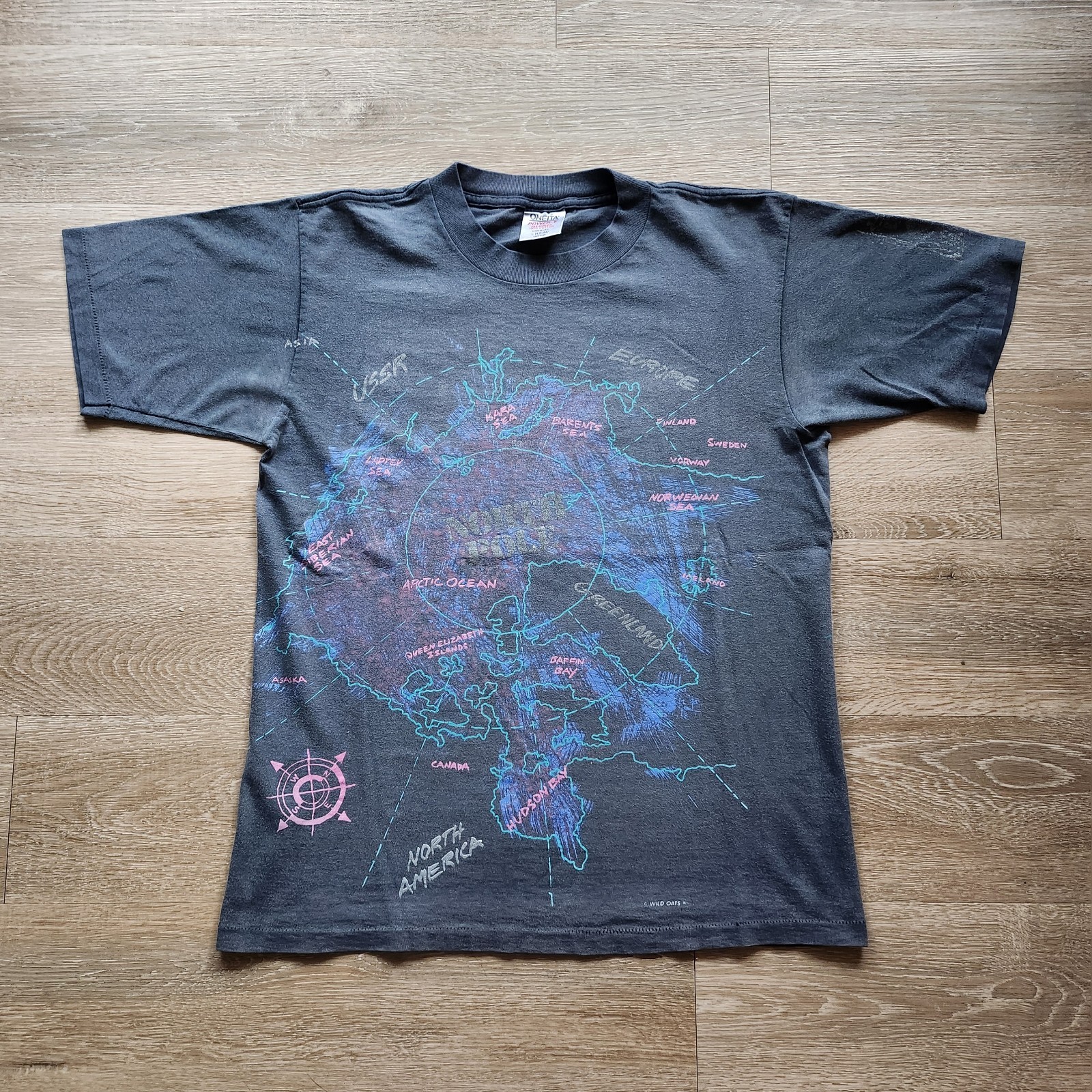 Vintage 90s Wild Oats North Pole Globe AOP Tshirt Size L Faded Black