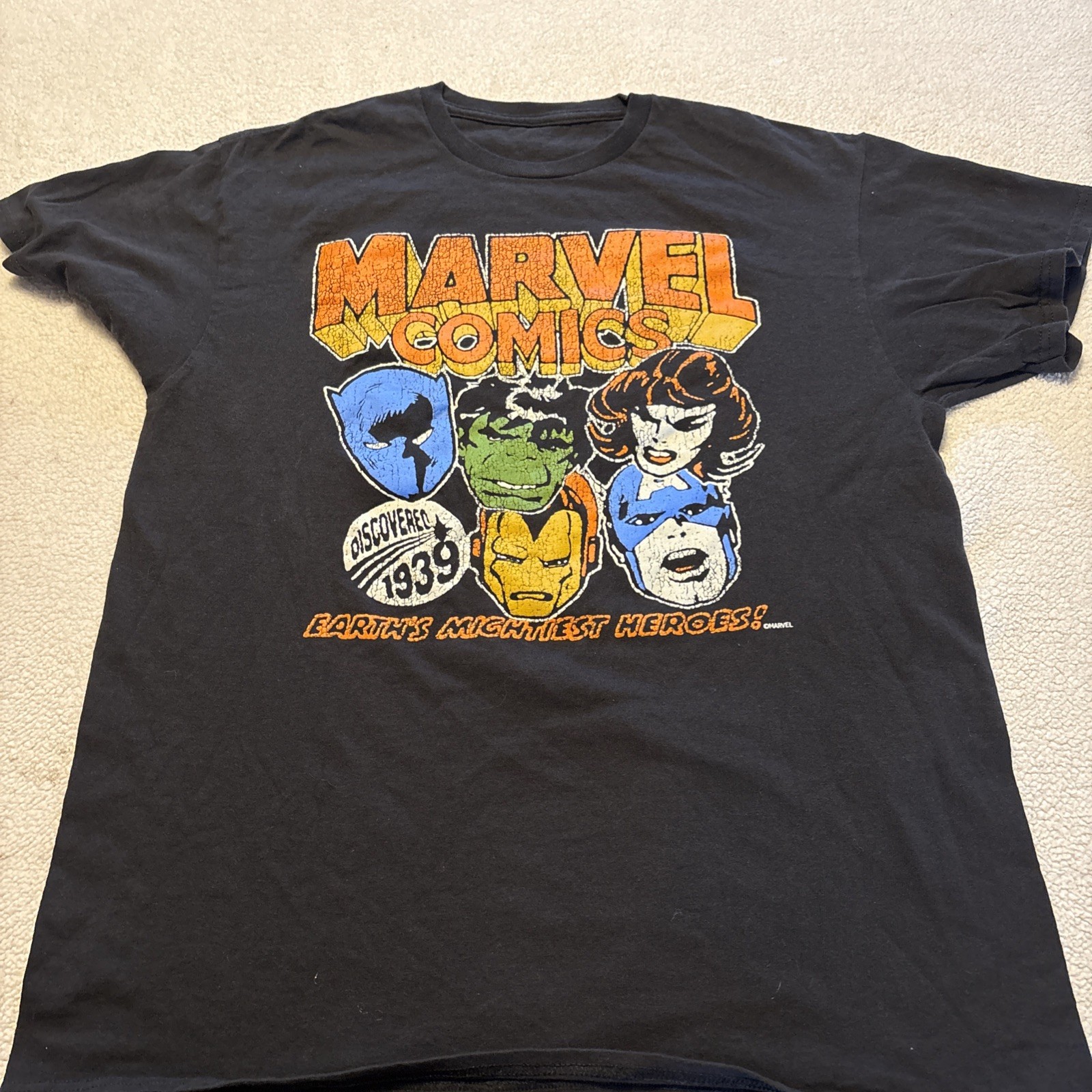 Marvel Comics New Adult T-Shirt – Earth&rsquo;s Mightiest Heroes Head Shots 1939