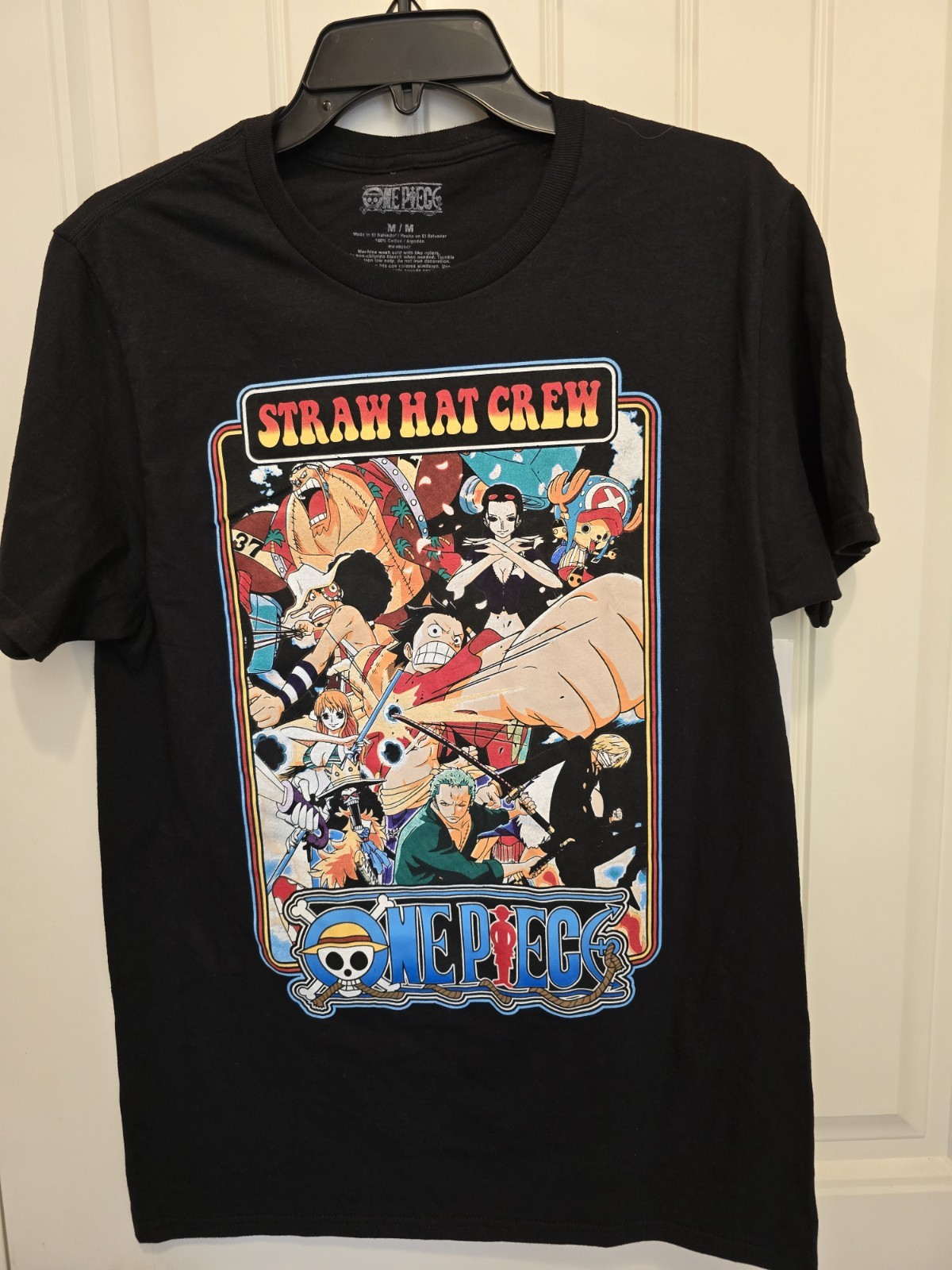 One Piece Straw Hat Crew Men&rsquo;s Black Graphic Tee with Short Sleeves, Size Med