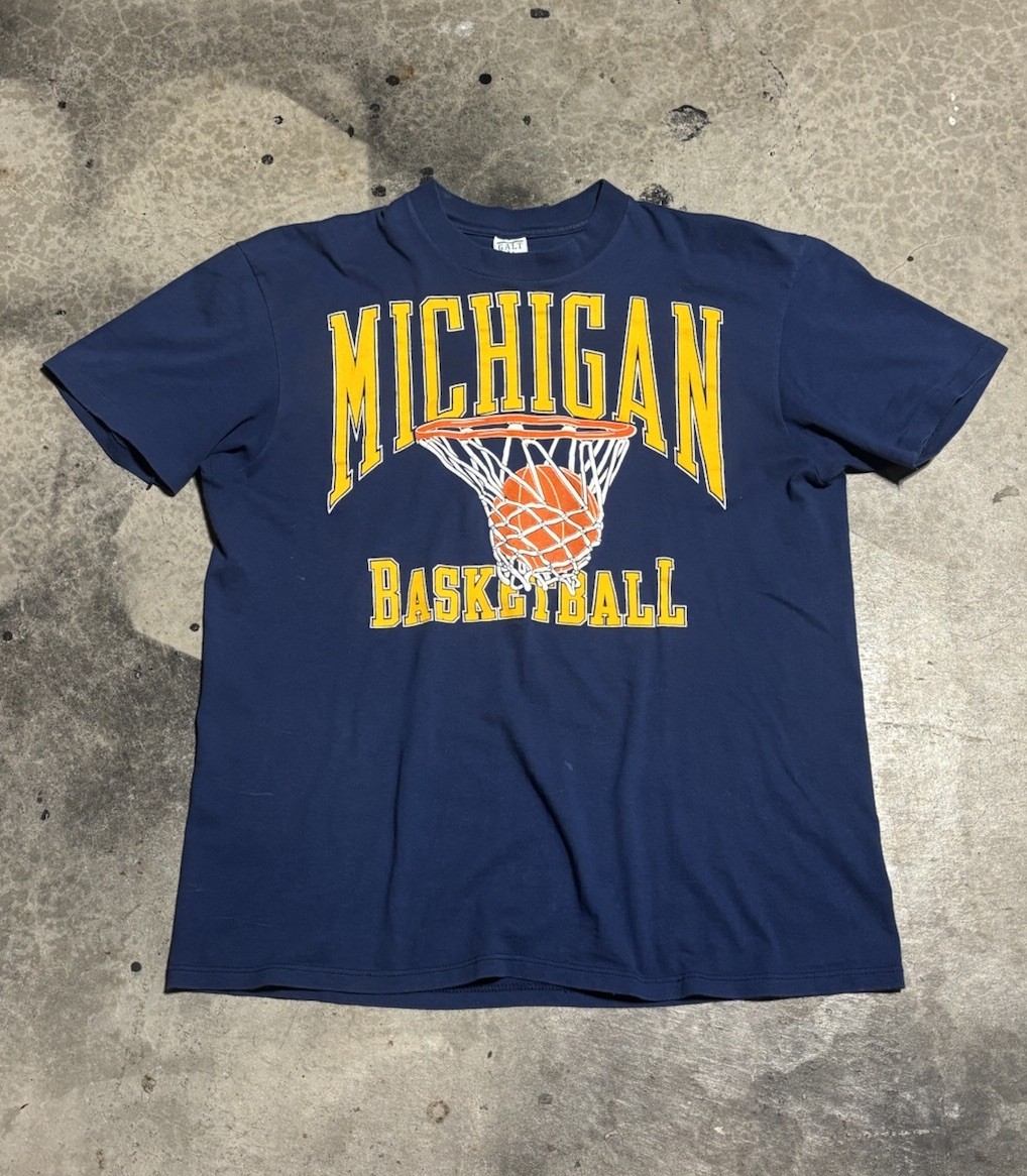 Vintage 90s Galt Sand University of Michigan Wolverines Basketball Tee