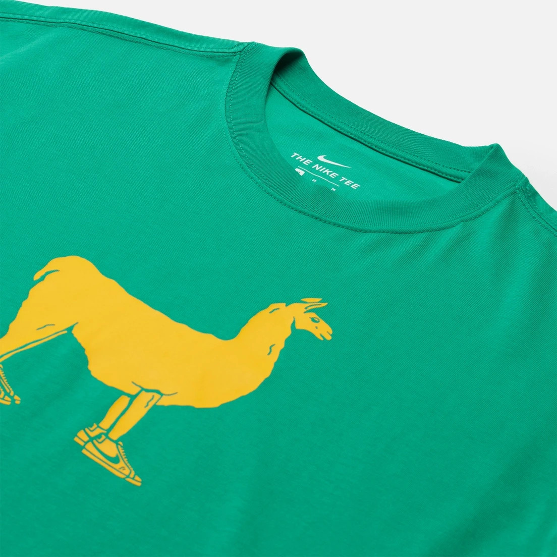 NIKE SB LLAMA GREEN SHORT SLEEVE GRAPHIC T-SHIRT DD1298-324 SIZE LARGE NWT