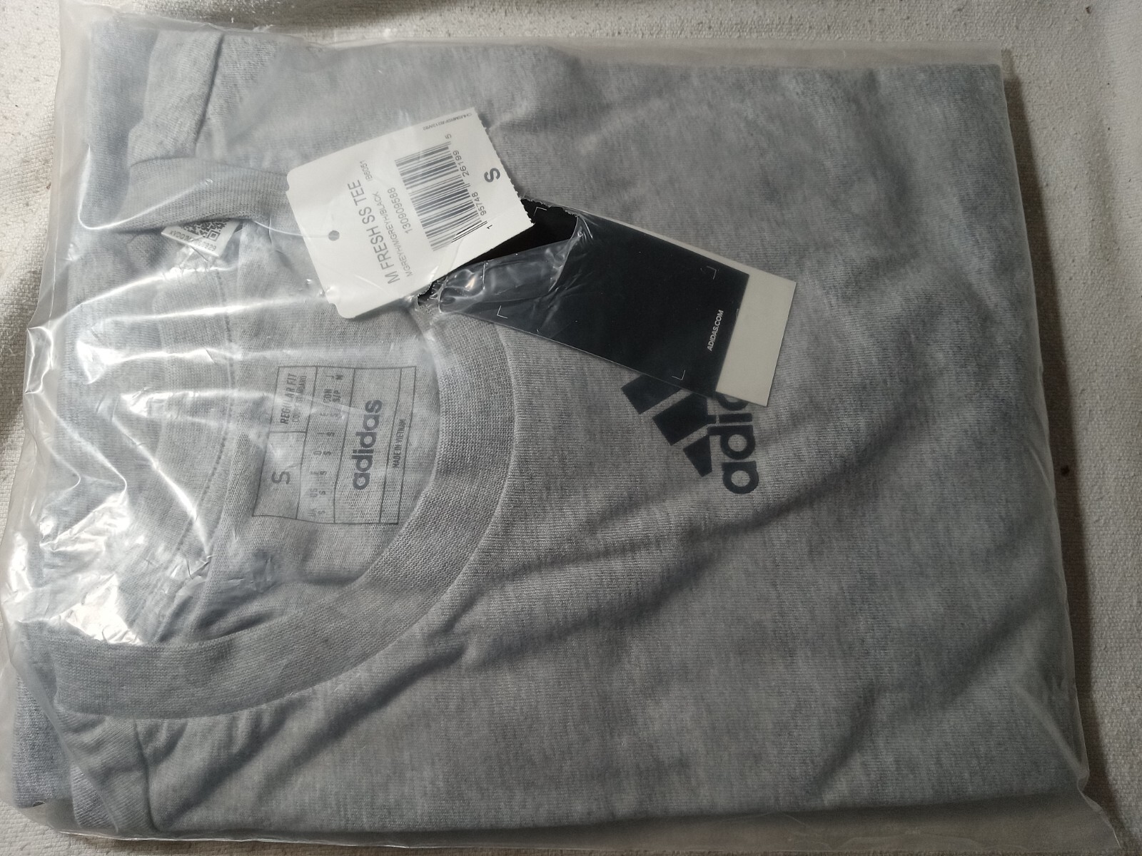Adidas Men&rsquo;s Fresh Gray T Shirt IB6051 Size Small