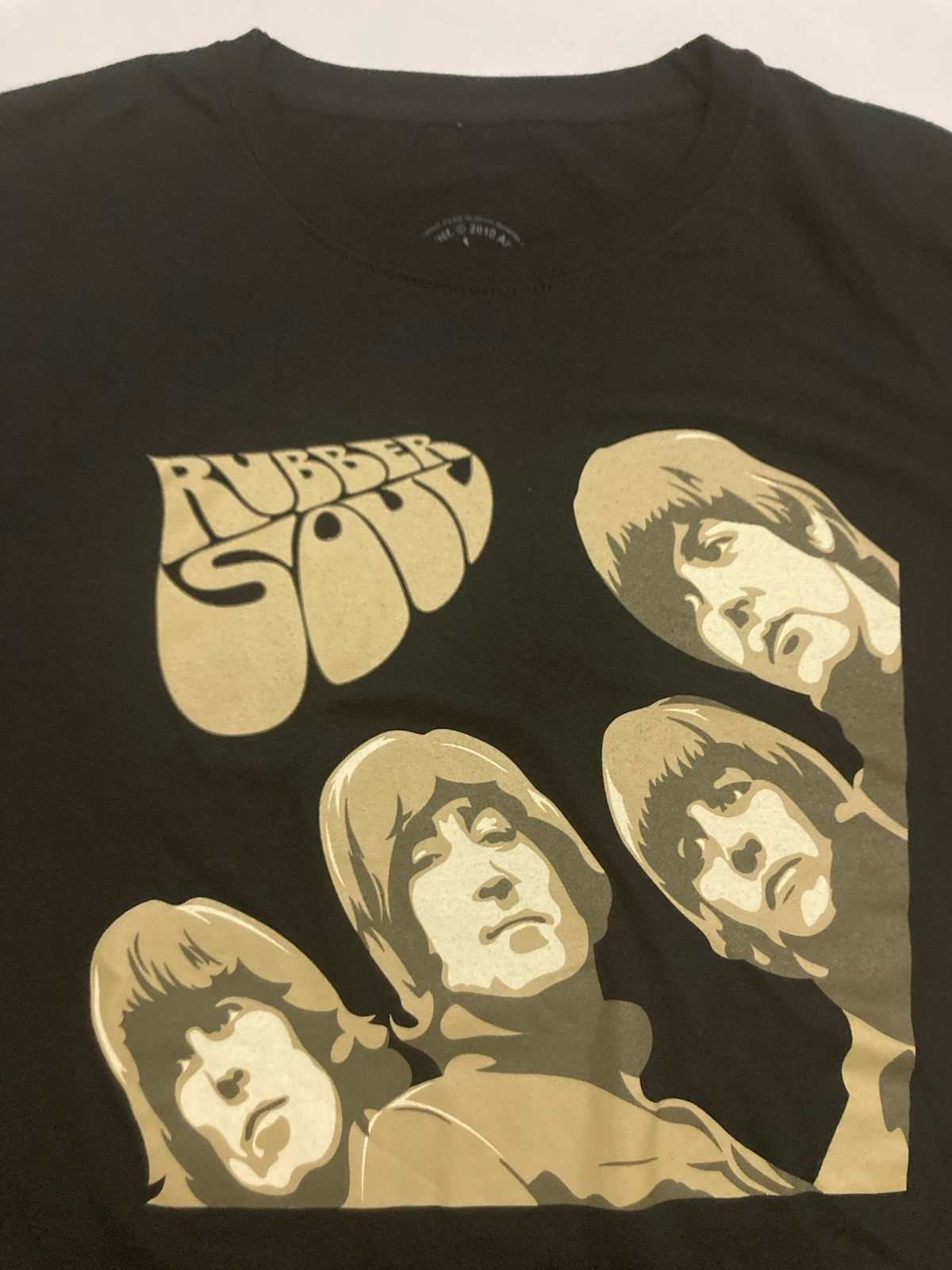 THE BEATLES “Rubber Soul” Cover Artwork LARGE Adult Unisex T-shirt 2010 Apple