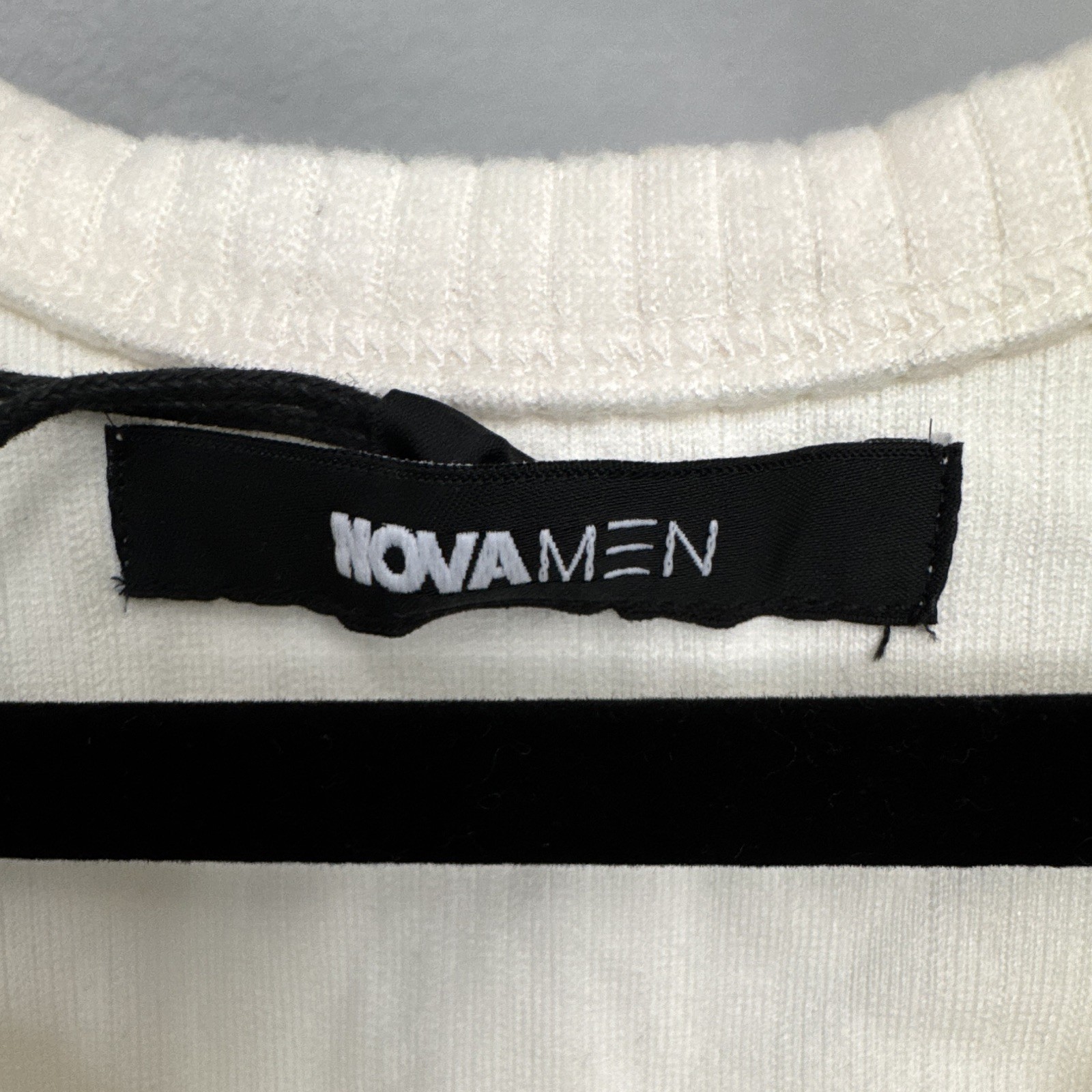 NOVAMEN Men&rsquo;s White Ribbed Crew Neck Sleeveless Solid T-Shirt Regular M