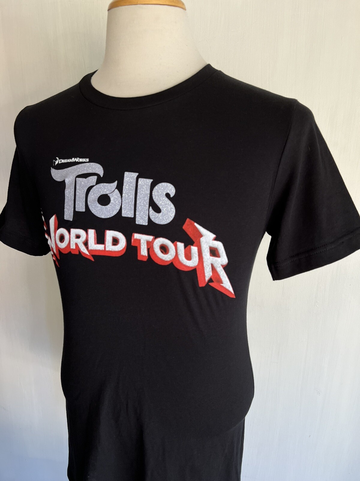 TROLLS WORLD TOUR (2020) Official Dreamworks Movie Dates Promo T-Shirt Sz Small