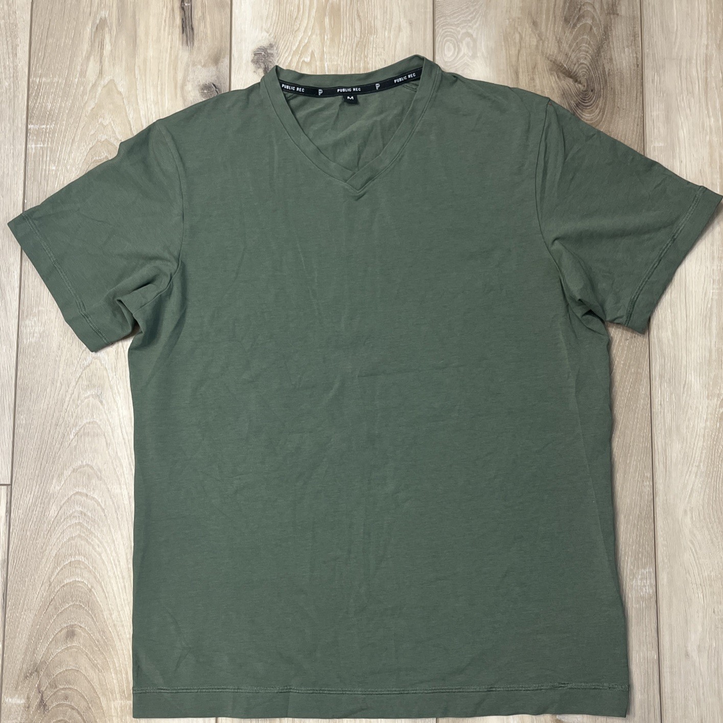 Public Rec Mens Go To V Neck Shirt Performance Stretch Pima Cotton Green Size M