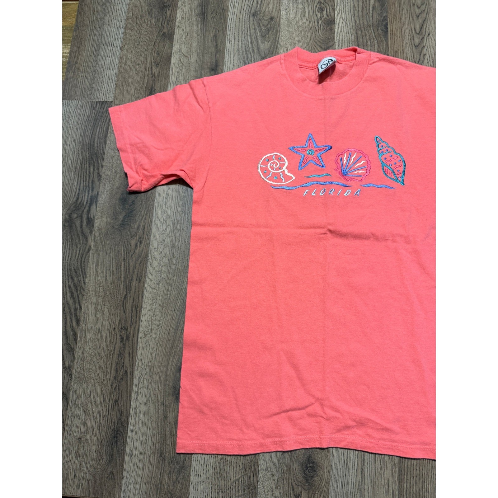 Cal Cru Florida T-Shirt Unisex Medium Coral Pink Adult Embroidered Shells